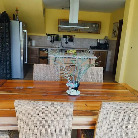 House Hinojedo